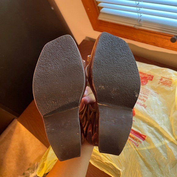 Statuesque Unique Wedges with Sculptural Heel US6 - Picture 8 of 9